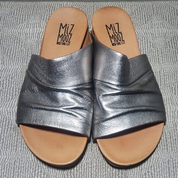 Miz Mooz Aria Ruched Leather Metallic Slide Women's 7 - Picture 1 of 7
